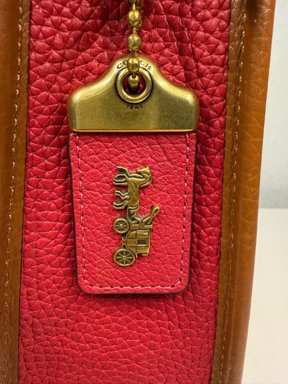 Coach Emery Crossbody In Colorblock Brass Red Apple
Glovetanned Leather! NWOT - Picture 4 of 12